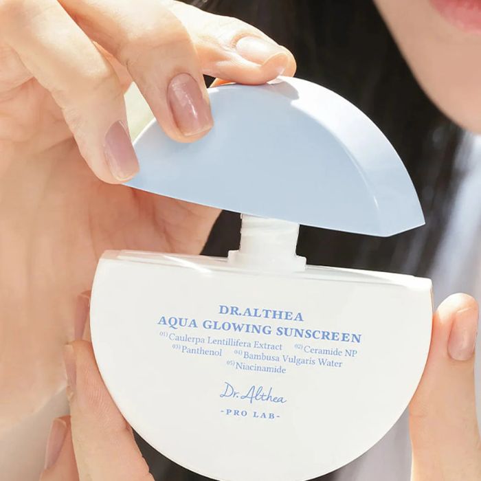 Aqua Glowing Sunscreen SPF50+ – Ενυδατικό αντηλιακό προσώπου, 50ml